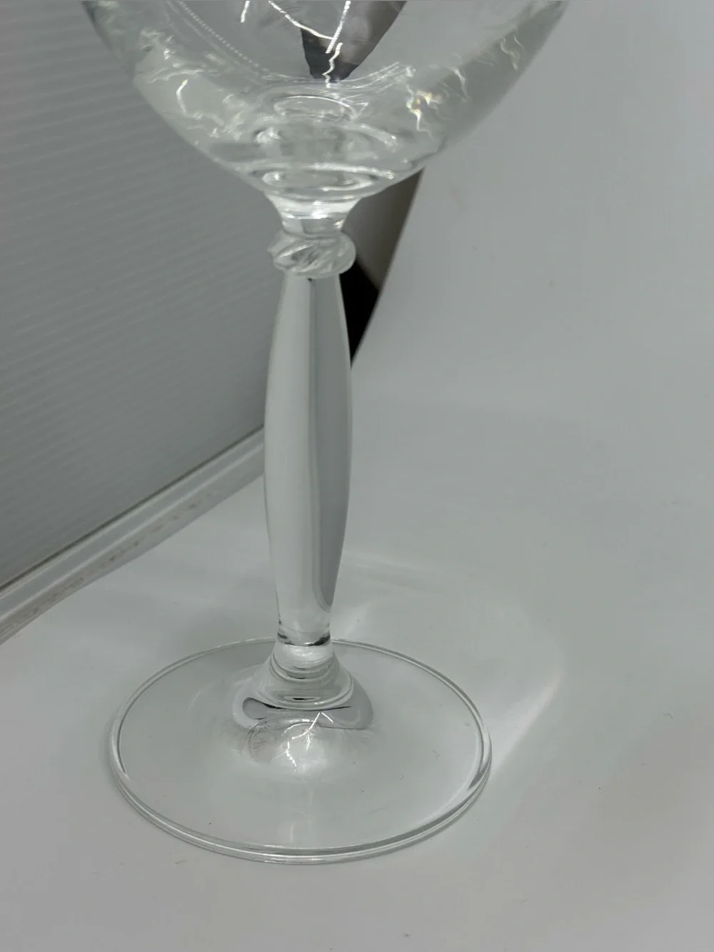 Pier 1  Eliza Etched Wine Glasses Set Of 4